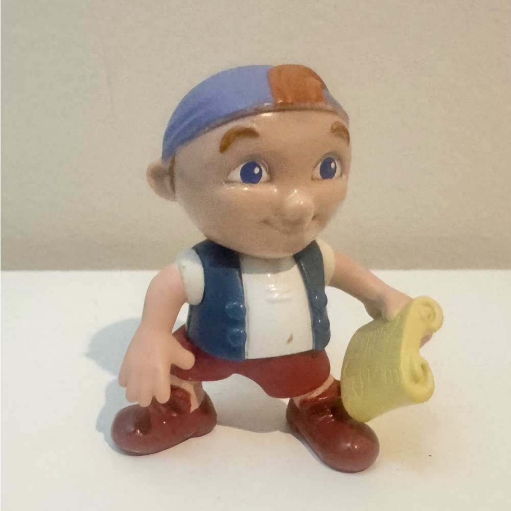 Disney Jake & Neverland Pirates Izzy Skully Cubby 3" Figure Mattel Lot of 4 - Picture 9 of 10